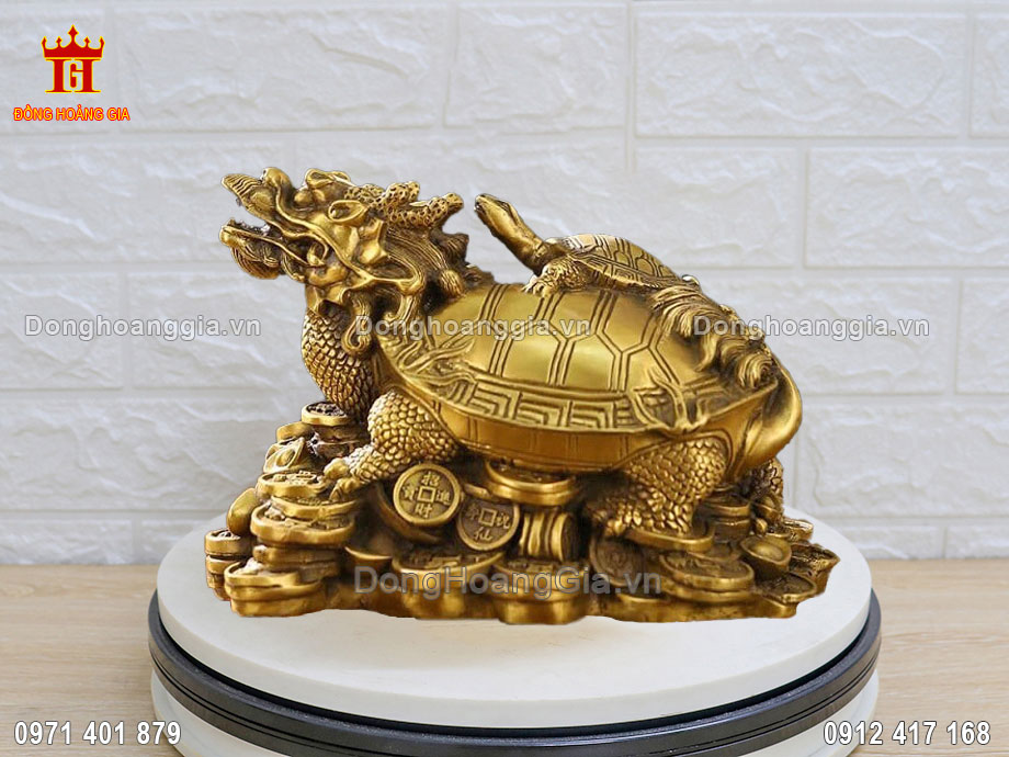 Từng đường nét trên pho tượng được chế tác tỉ mỉ và tinh xảo nhất